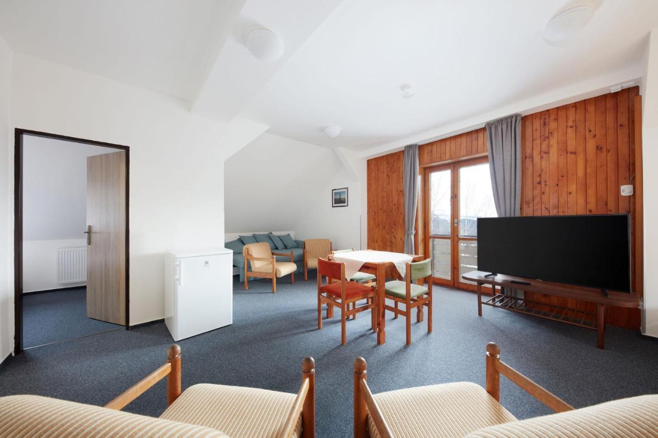 Profamily Hotel Top Бенецко Екстериор снимка