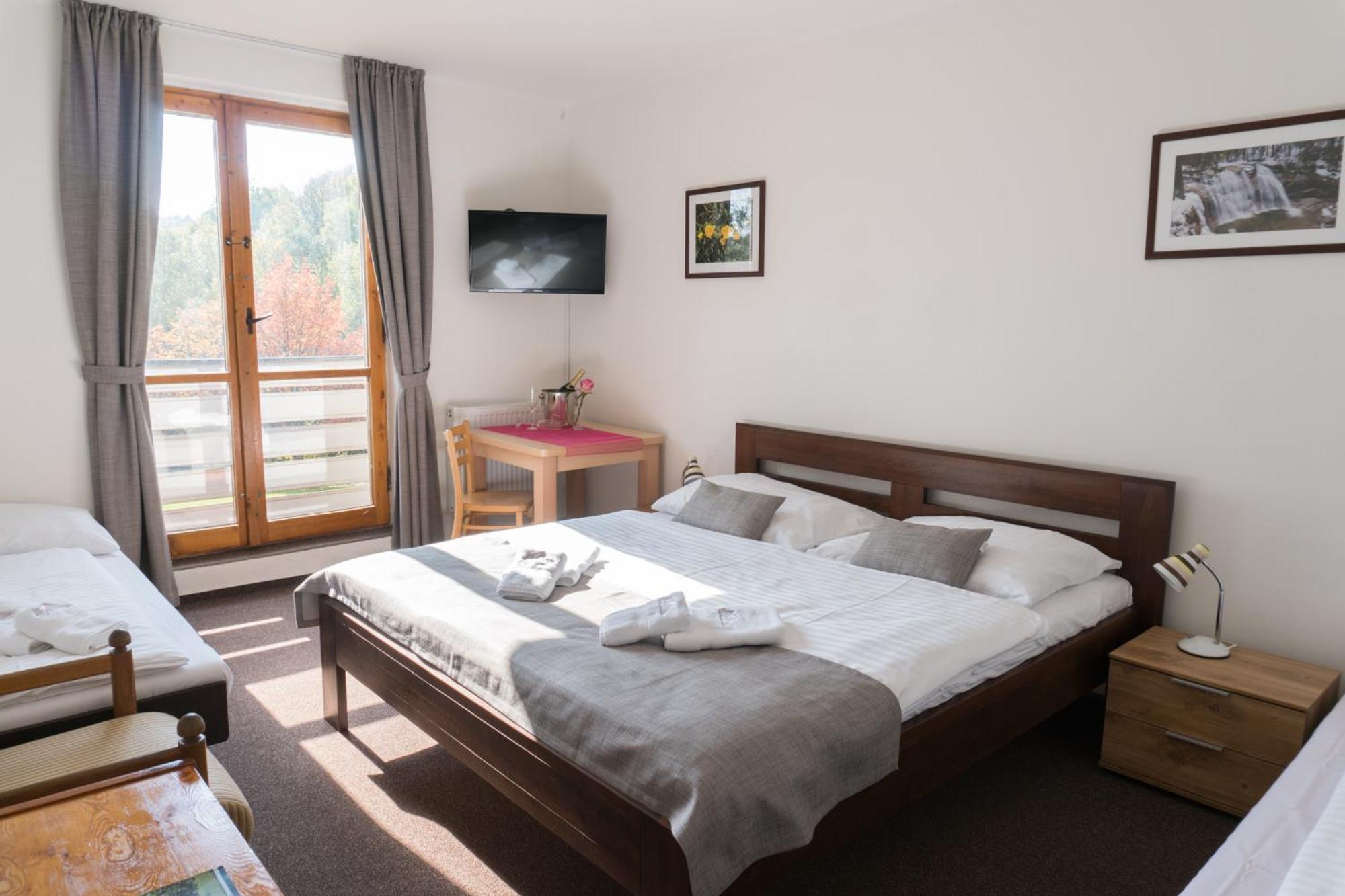Profamily Hotel Top Бенецко Екстериор снимка
