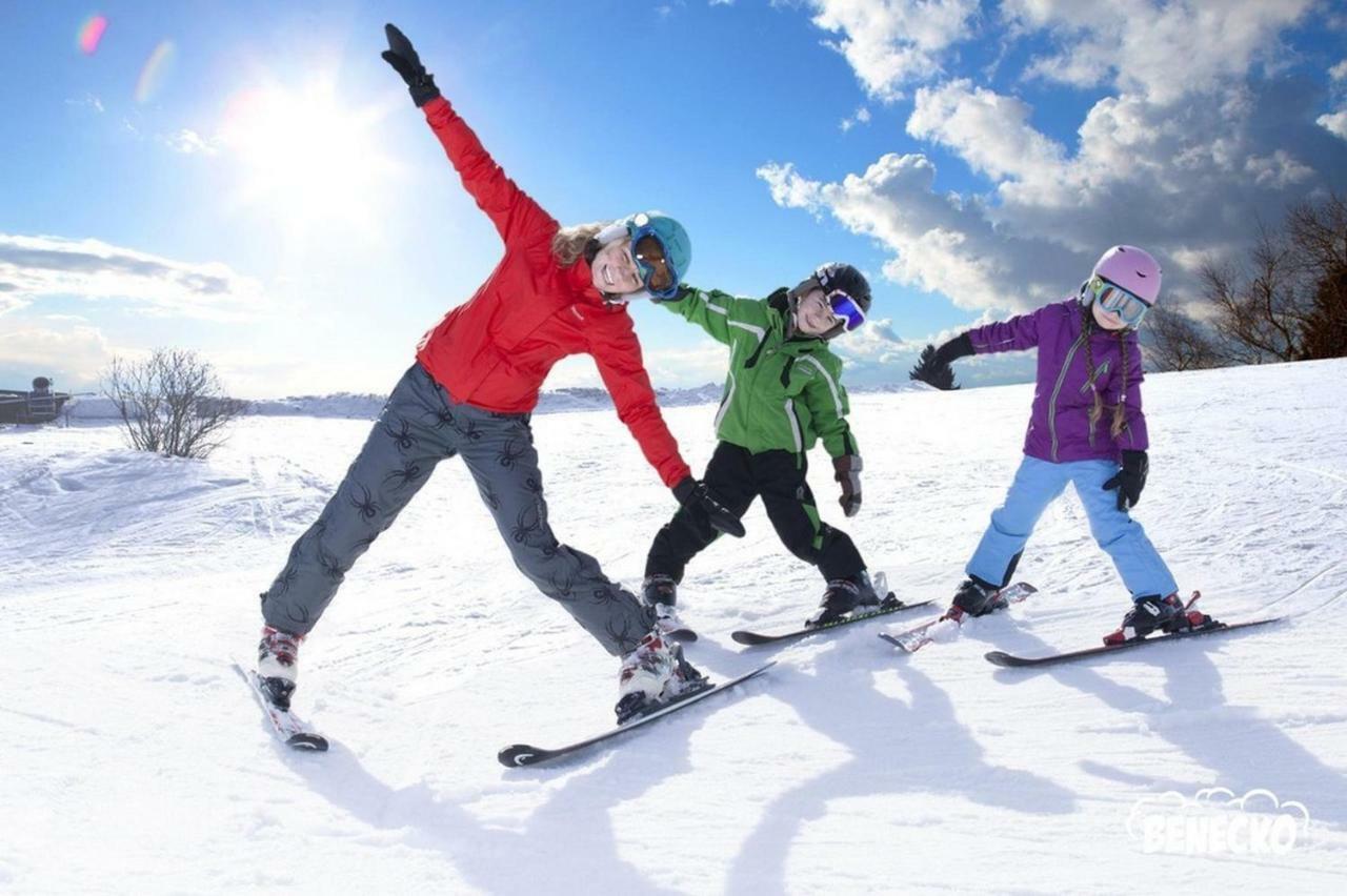 Profamily Hotel Top Бенецко Екстериор снимка